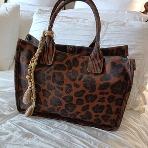 VINCE CAMUTO LEOPARD TOTE